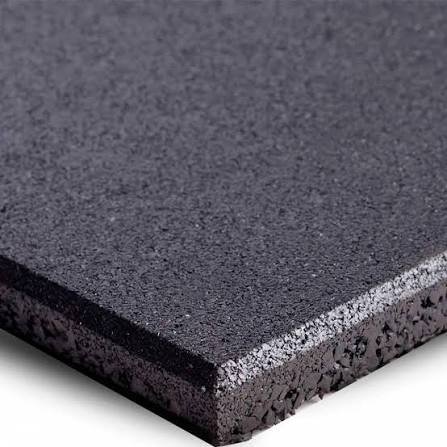 Piso Borracha — detalhe textura microgranular